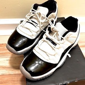 Jordan’s 11 low boys/girls size 6.5